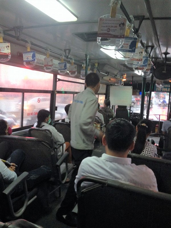 hanoi bus (3)